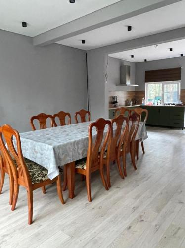 A kitchen or kitchenette at Ormanhouse