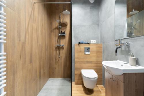 Ένα μπάνιο στο Lineburg Villa Apartments