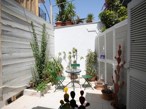Gallery image of Mondrian Guest House in Skiathos Town