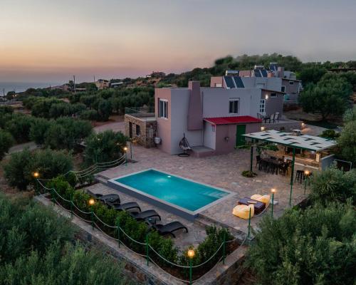 Villa Aktis with Freshwater Pool and Sea View