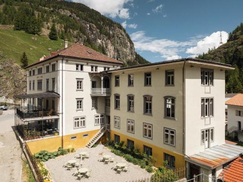 Nespecifikovaný výhled na hory nebo výhled na hory při pohledu z hotelu