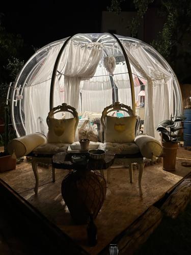 Патио или другая зона на открытом воздухе в Sky Room - Carrara Bubble Room Tuscany Nel ex Convento delle Suore