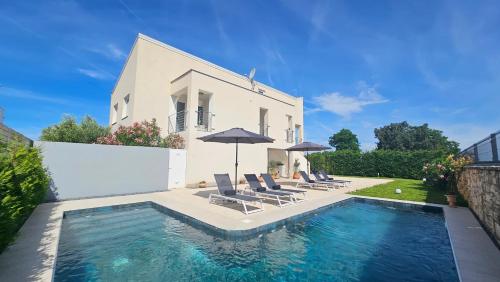 Apartments with Pool Casa Bianca