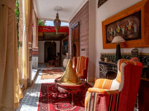 Un lugar para sentarse en Clé De Sol Riad & SPA