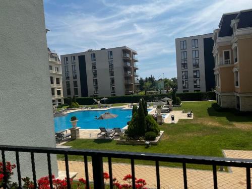 Rosie's Cozy Bright Apartment Summer Paradise