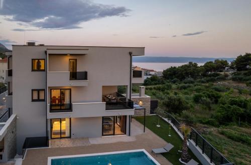 Luxury Villa David 2 heated pool