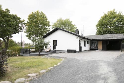 Gallery image of Modern villa in good location in Espoo