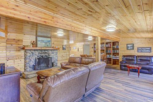 Χώρος καθιστικού στο Christopher Creek, Payson, Woods Canyon