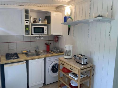 Dapur atau dapur kecil di Bungalow Célyote