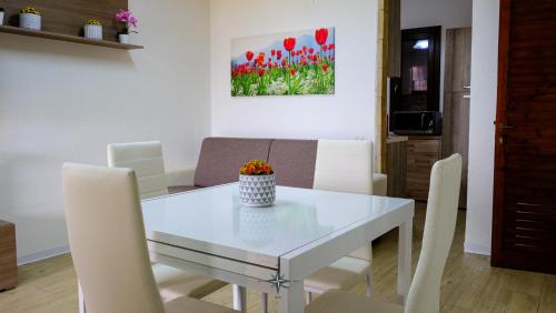 Televisyen dan/atau pusat hiburan di Villa Giulia seafront