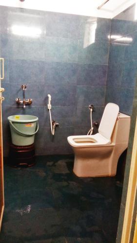 Koupelna v ubytování Udupi Deluxe Lodge Gulbarga