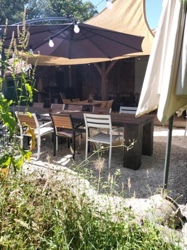 Ein Garten an der Unterkunft Loft des Vallées