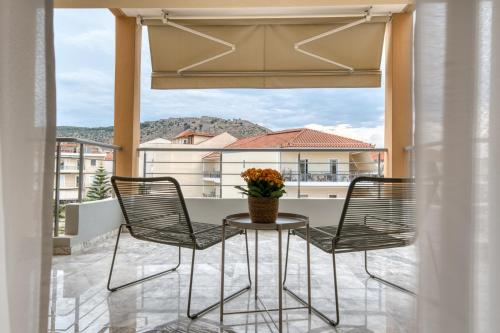 Living in Nafplio Avantgarde Apartment