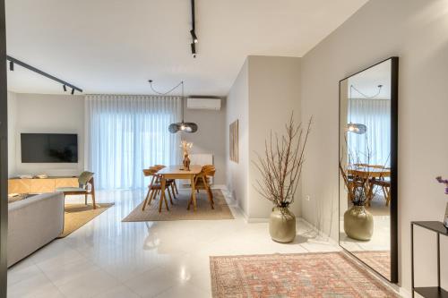 Living in Nafplio Avantgarde Apartment
