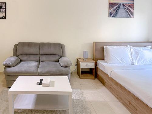 Convenient studio near Metro