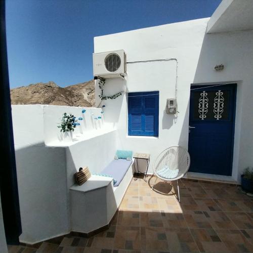 Cycladic house White and Blue in Kato Chora