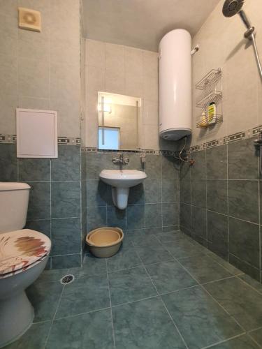 Et badeværelse på Apartament Lazur 13