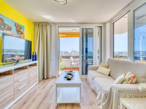 Las Arenas - ático con vistas panorámicas muy cerca de la playa - WiFi rápido