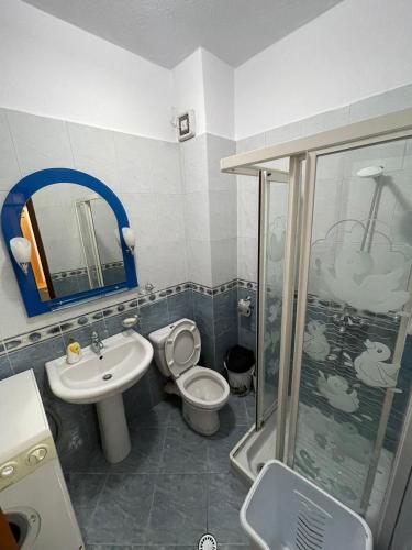 Bilik mandi di Marin Apartaments