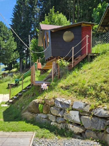 Zahrada ubytování Sweet & Cosy Chalet in the heart of the Swiss Alps