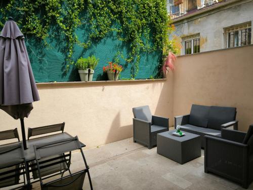 Beau studio cozy centre ville et plages avec terrasse n3