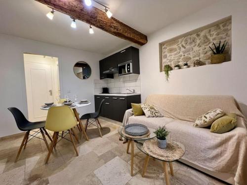 2P Remparts Vieil Antibes