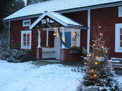 Olsbacka cottage under vintern