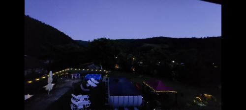 Afbeelding uit fotogalerij van Serbeca in Broşteni