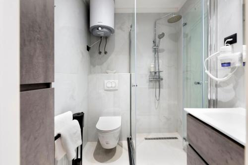 Ένα μπάνιο στο Apartments Volta See view