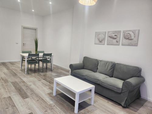 Khu vực ghế ngồi tại Orange boutique rooms