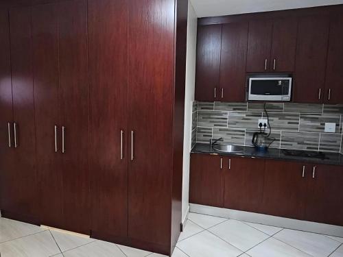 Кухня или мини-кухня в Goshen Lodge Spencer
