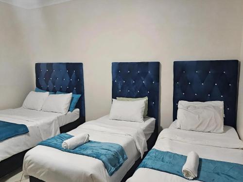 Кровать или кровати в номере Goshen Lodge Spencer