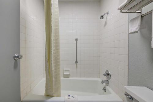 Bagno di Motel 6 Chickasha, OK