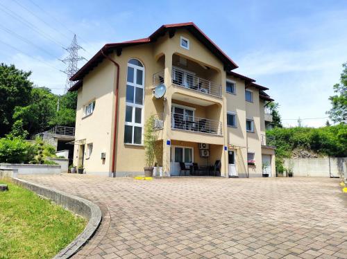 Apartments with parking spaces Rijeka - 18146