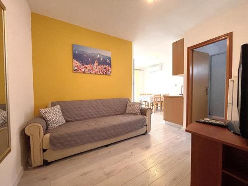 Apartments with parking space Baska, Krk - 22687