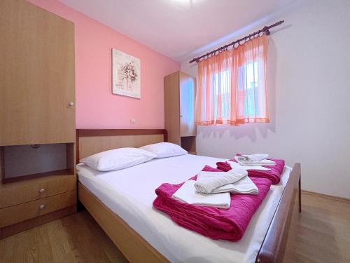 Apartments with parking space Baska, Krk - 22687