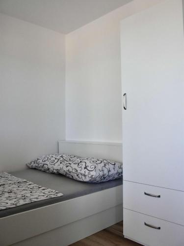 Seaside holiday house Cove Krlic, Pag - 23435