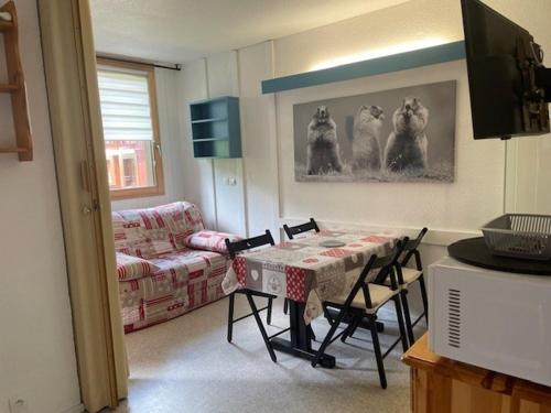 Studio divisible au calme, balcon sud-ouest, 24m²