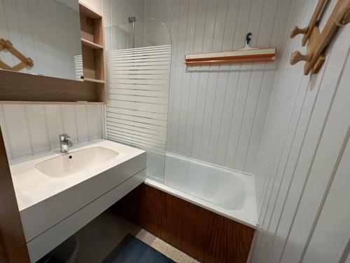 Studio divisible au calme, balcon sud-ouest, 24m²