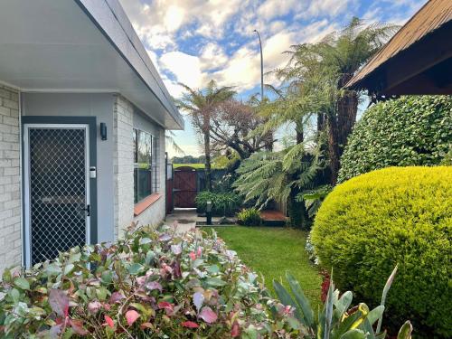 Κήπος έξω από το Home with spa, sauna, garden in prime location