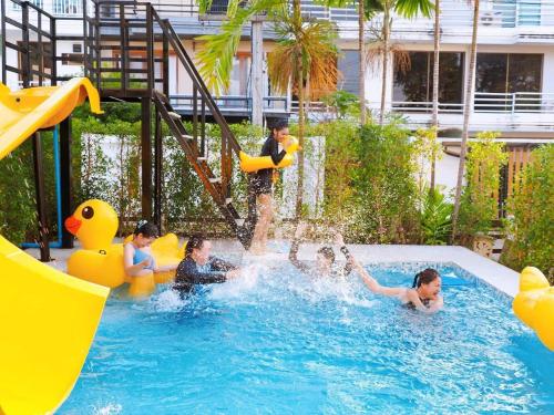Πισίνα στο ή κοντά στο The Sky Cozy pool villa garden view