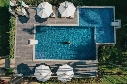 Bassein majutusasutuses Stone Wood Premier Dandeli või selle lähedal