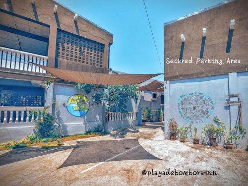 Bangunan di mana terletaknya aparthotel ini