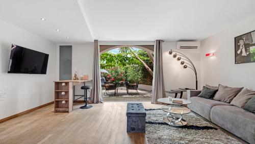 HAPPY TROPEZ, au Coeur du Village de GASSIN