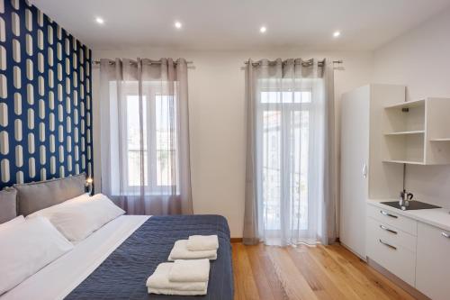 Pisanelli Blu By HouseinNaples