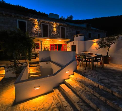 Fotografie z fotogalerie ubytování Newly renovated stone villa Smokvica 1892 v destinaci Smokvica