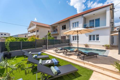 Το κτήριο όπου στεγάζεται  η παραθεριστική κατοικία