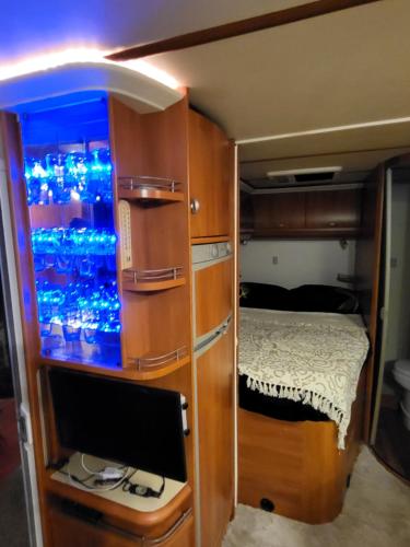 Postel nebo postele na pokoji v ubytování RV Draculas trip