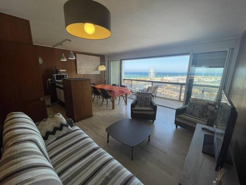 Zdjęcie z galerii obiektu T3 climatisé avec parking, vue mer, 100m plage - FR-1-106-60 w mieście Saint-Cyprien