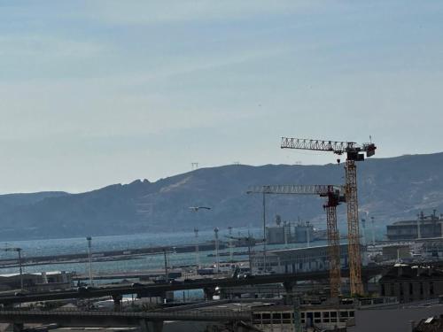 Photo de la galerie de l'établissement Magnifique T2 vue mer et jacuzzi, à Marseille